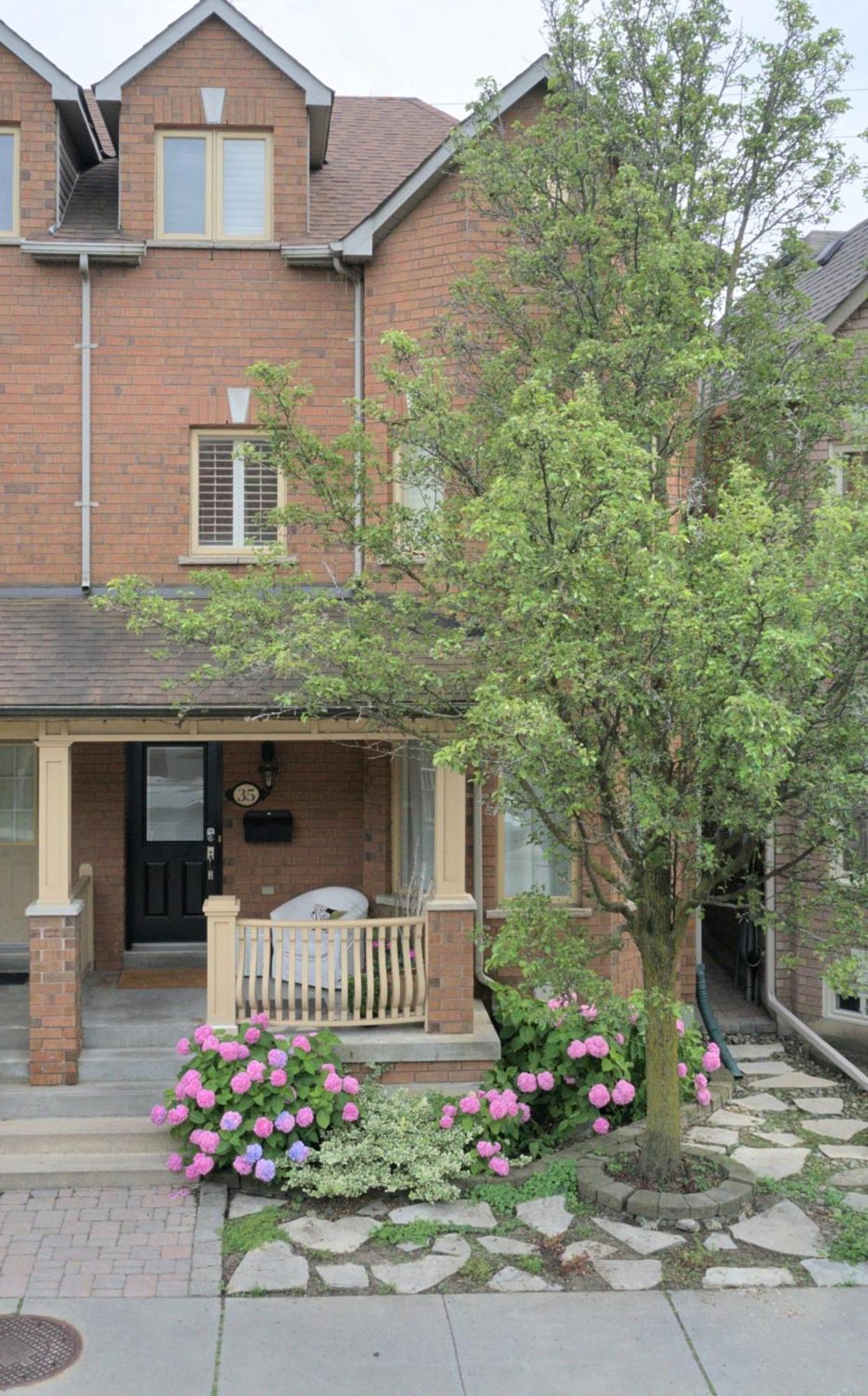 Welcome Home! Acores Bed & Breakfast トロント エクステリア 写真