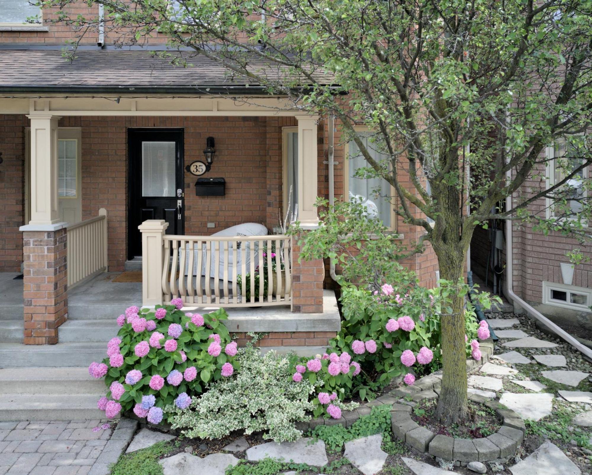 Welcome Home! Acores Bed & Breakfast トロント エクステリア 写真